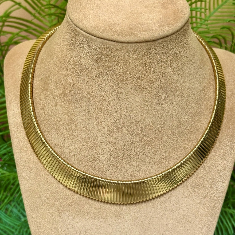 Gold tone flex collar necklace - Picture 3 of 6